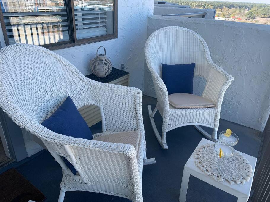 Royal Retreat-Amazing View-King Bed-1 Bedroom-Full Kitchen-Free Parking-Self Check-In Myrtle Beach Zewnętrze zdjęcie