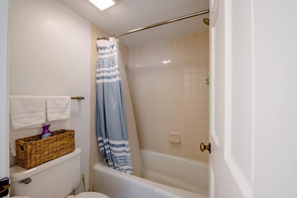 Royal Retreat-Amazing View-King Bed-1 Bedroom-Full Kitchen-Free Parking-Self Check-In Myrtle Beach Zewnętrze zdjęcie